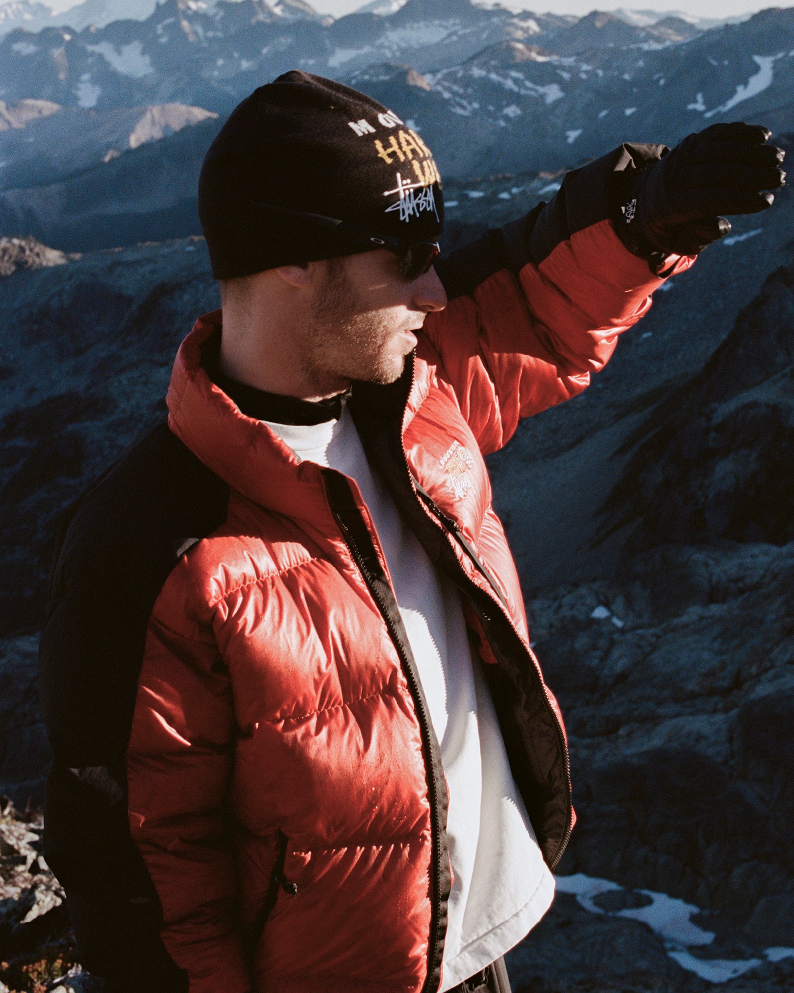 Stüssy & Mountain Hardwear Subzero™ Down Jacket – Desert Red