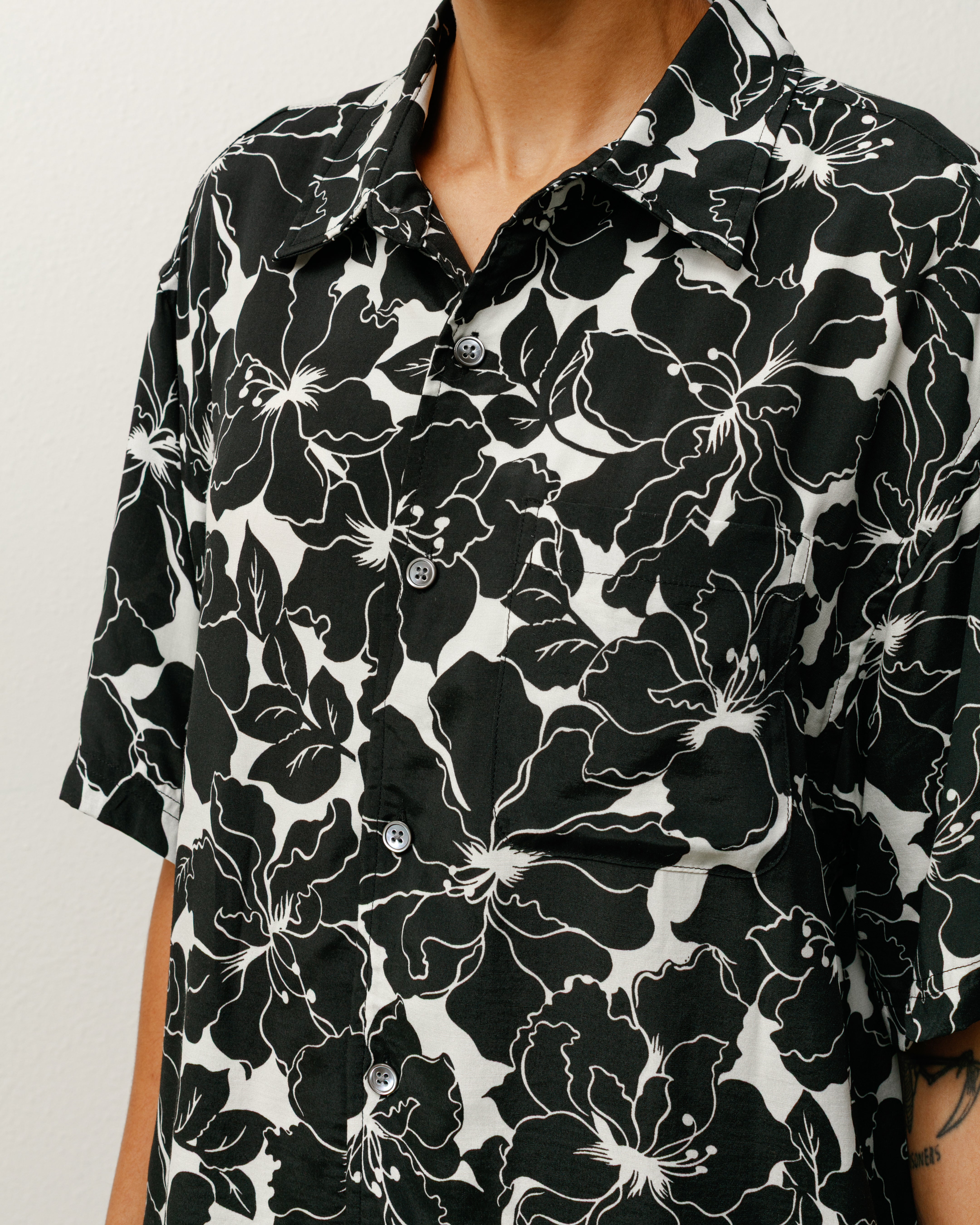 Stussy HAWAIIAN SS SHIRT 黒 シャツ M Floral Hawaiian Shirt – Black | Tops & Shirts | Stüssy Canada