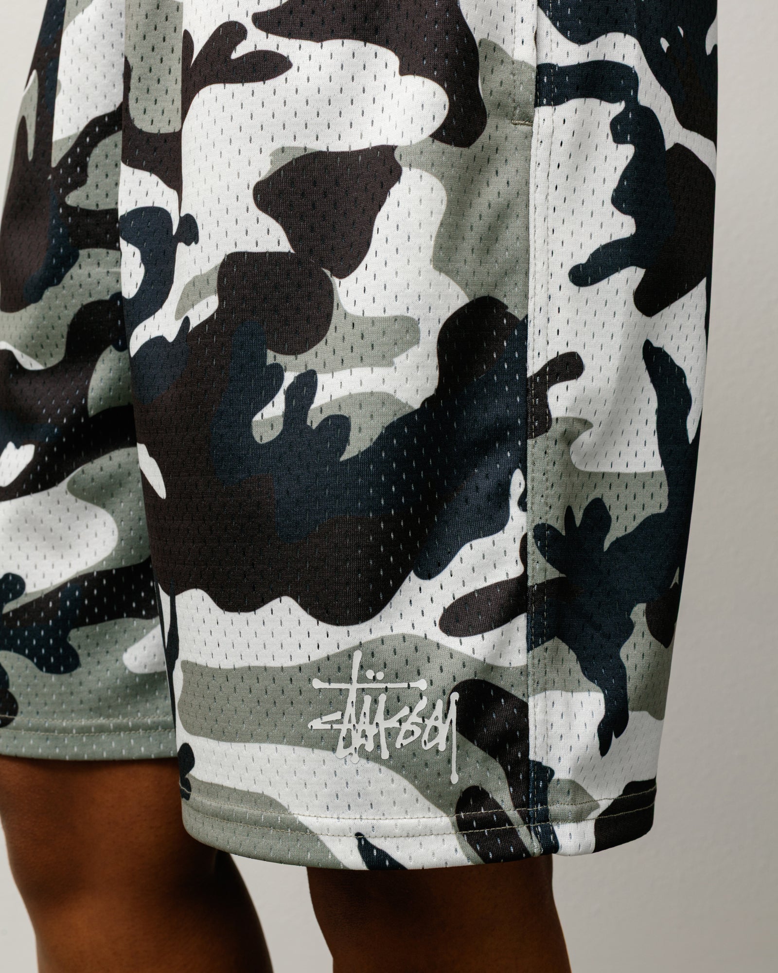 Mesh Short Basic Mens Regular In Snow Camo