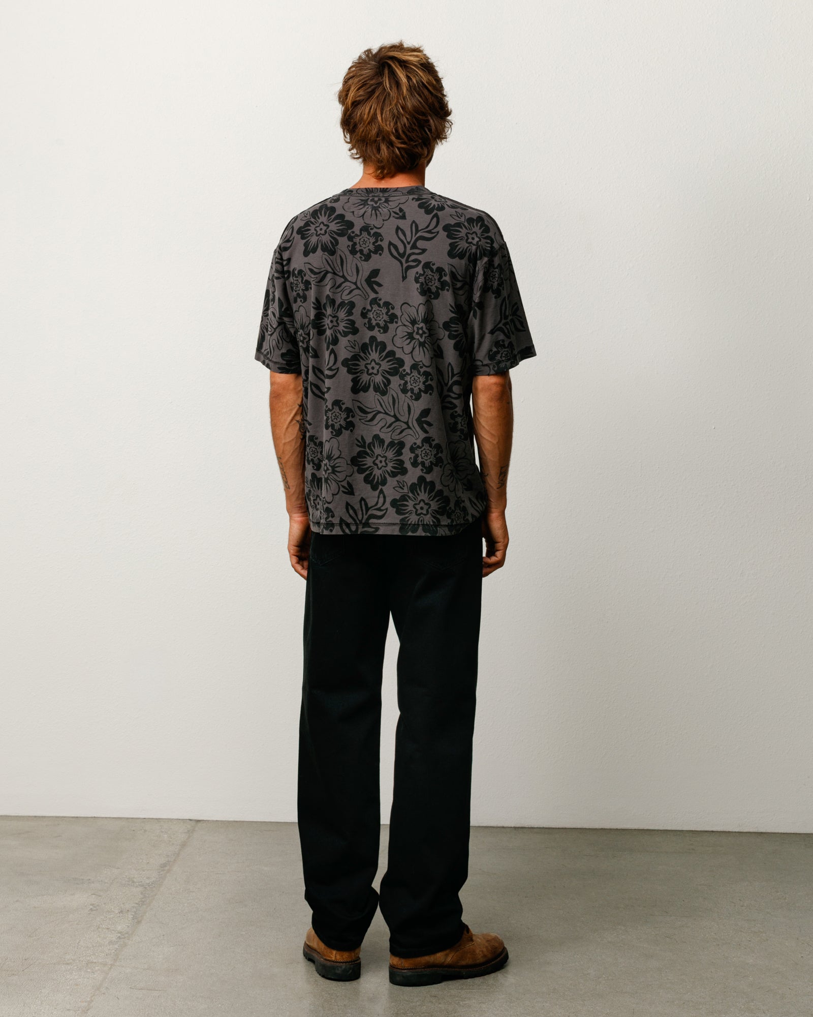 JUNGLE LS01 / SHIRT. COTTON. SATIN ブラックS Lazy Floral Tee - Vintage Black | Tops & Shirts | Stüssy Canada