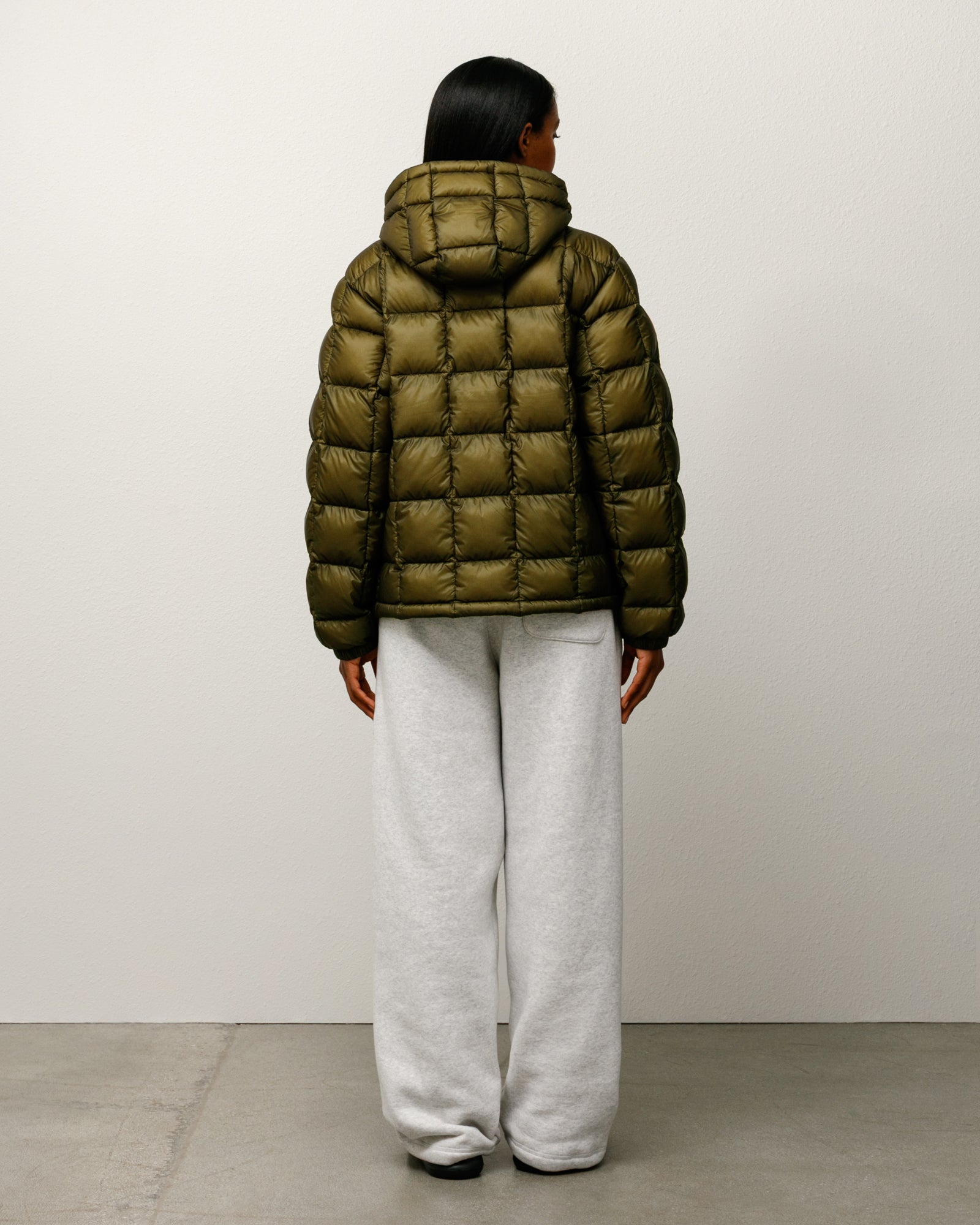 Midweight Hooded Puffer Mens Long Sleeve In Olive