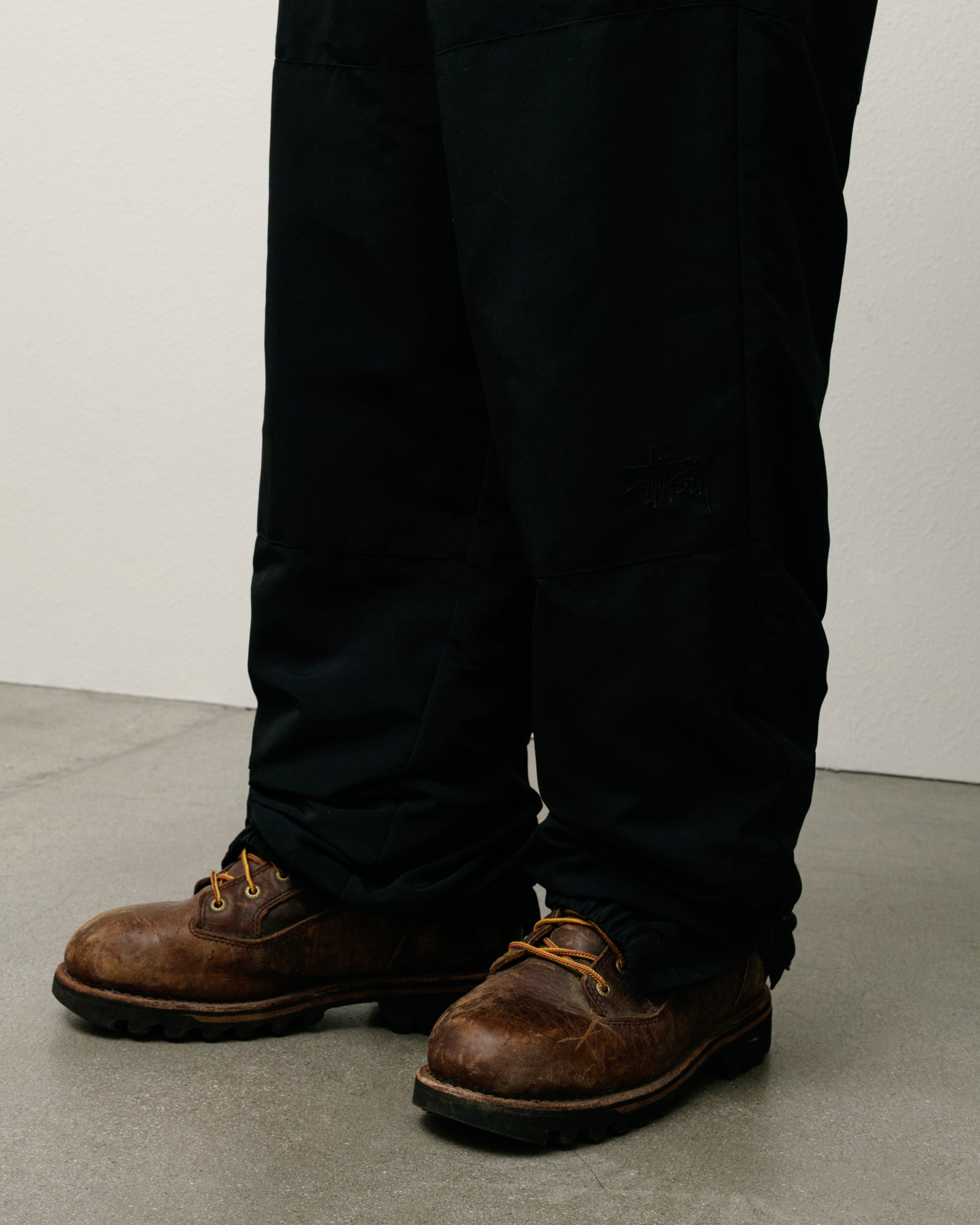 Training Pant Mens Regular In Black
