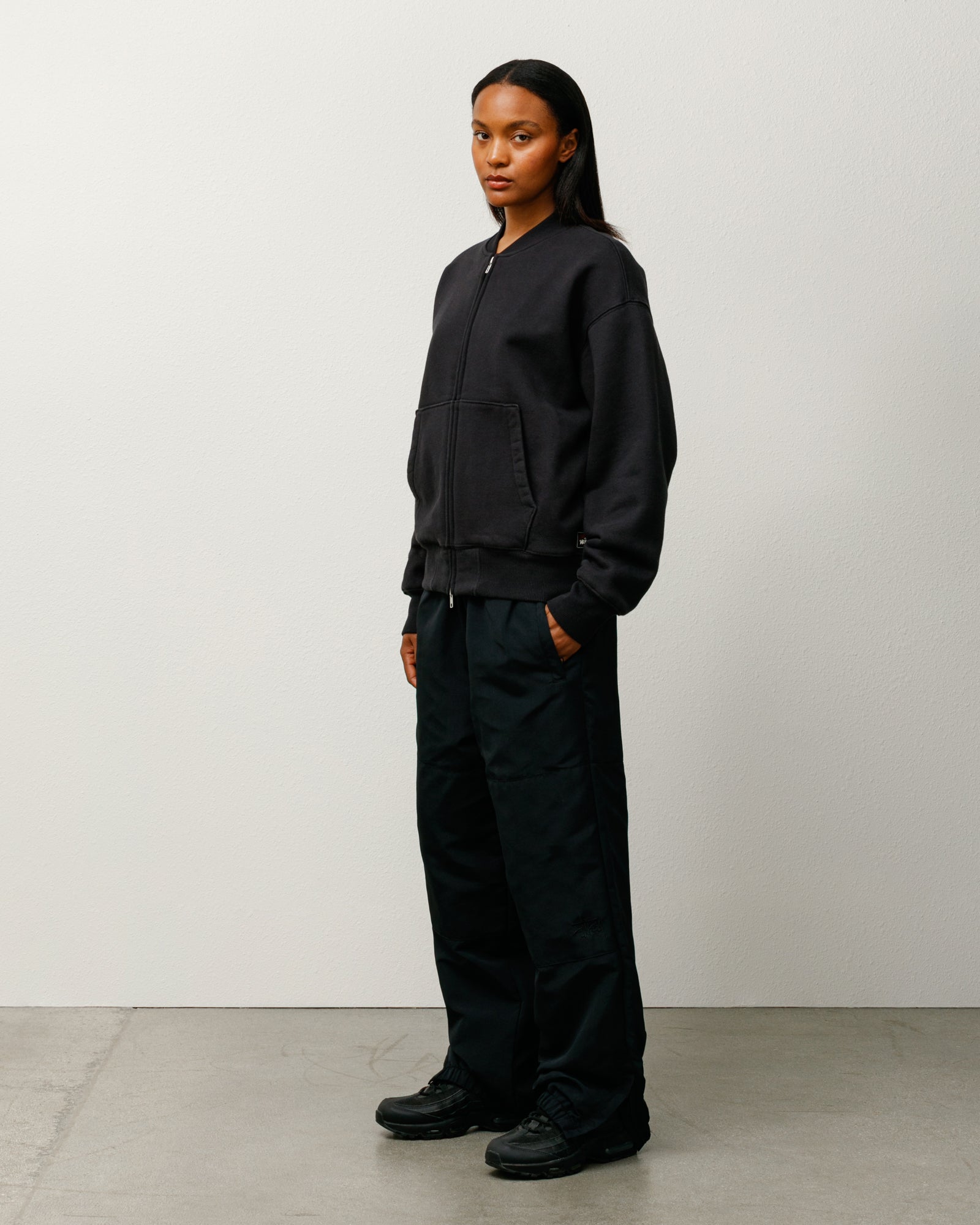 Training Pant Mens Regular In Black
