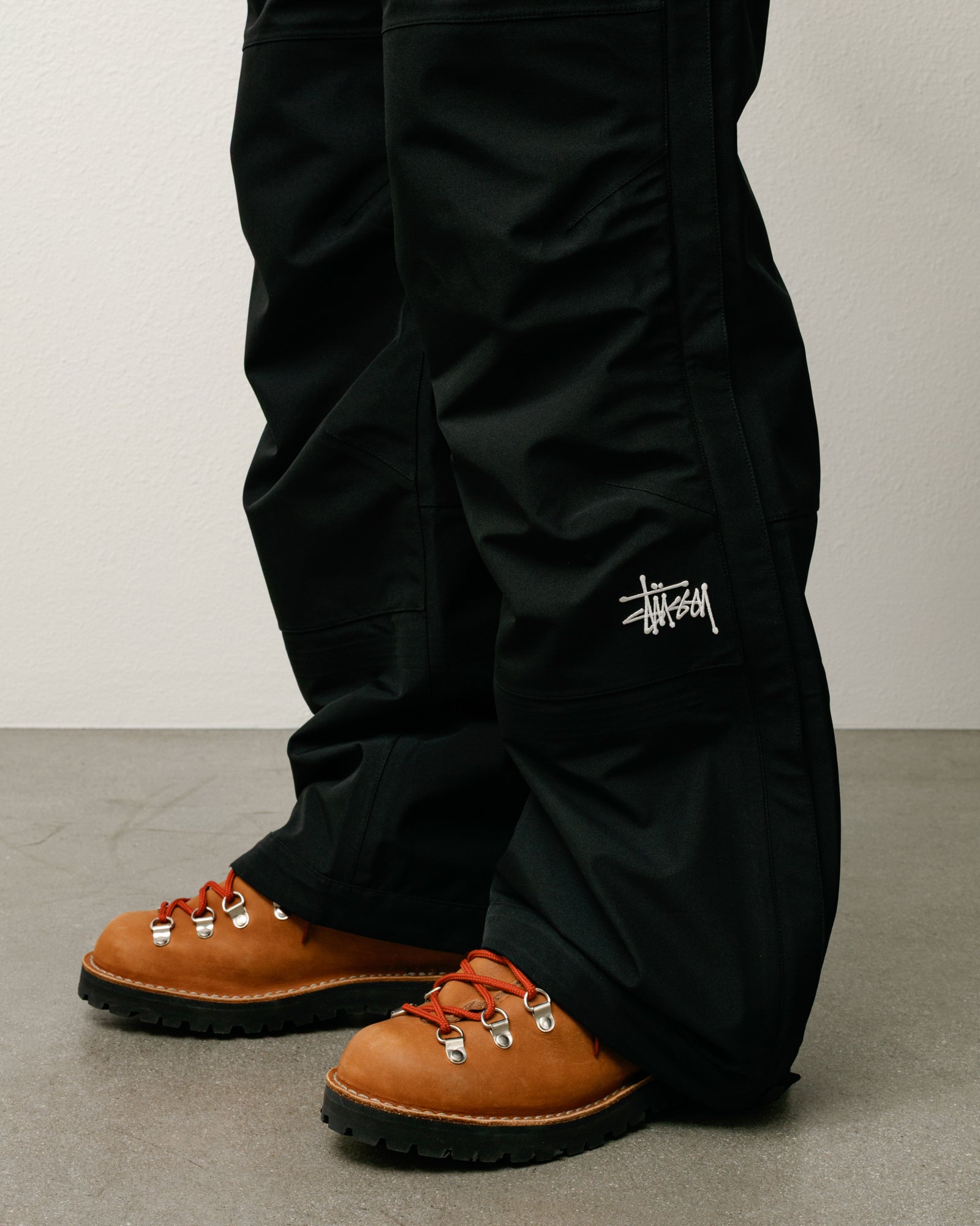 スノーボード STUSSY MHW Exposure GORE-TEX Bib A perfect blend of Stüssy's (@stussy) street style and our 31