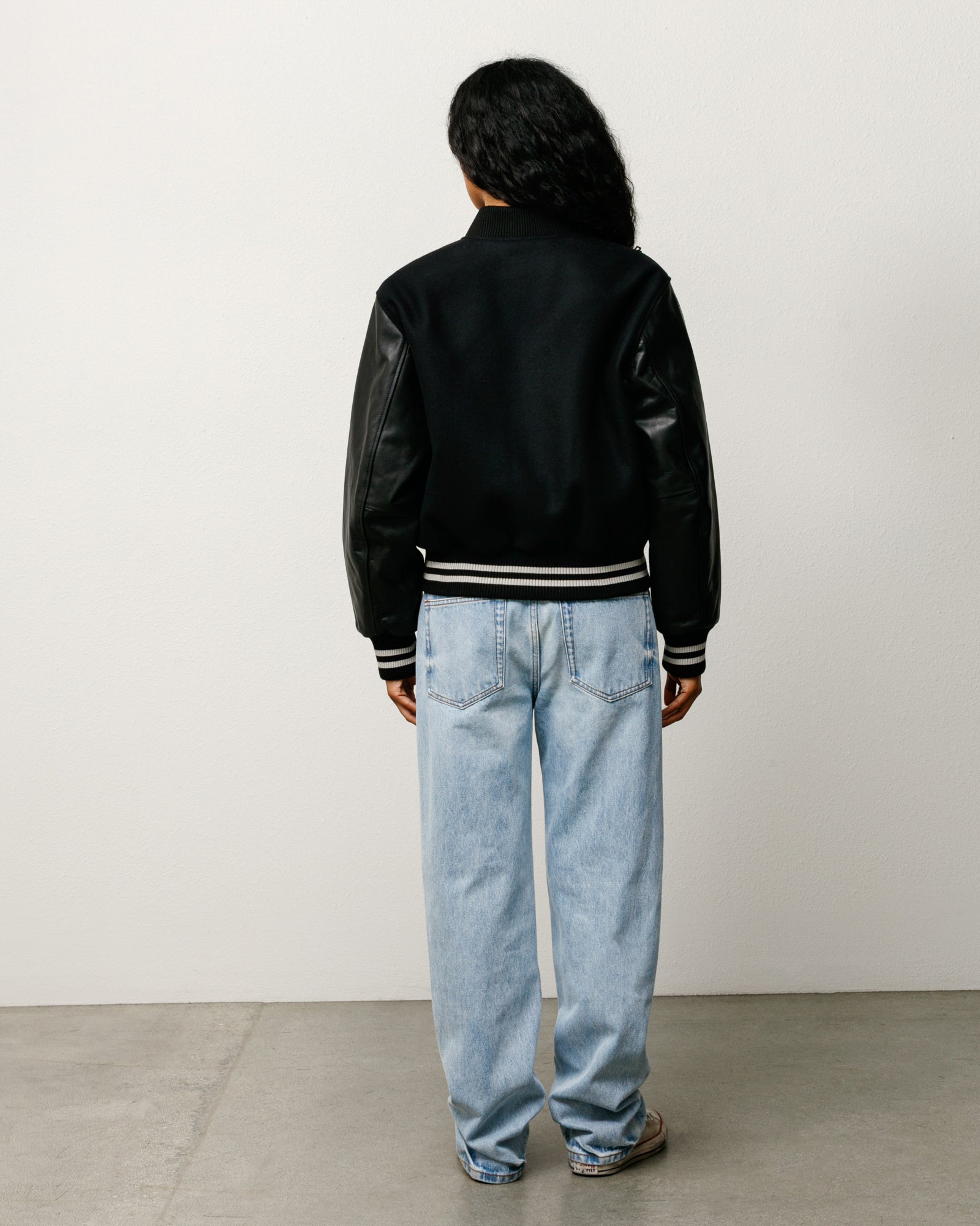 Straight Jean Denim Unisex In Light Wash Indigo
