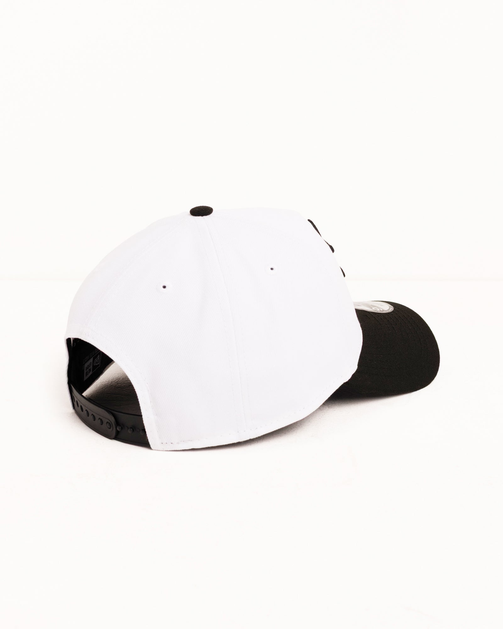 New Era 9Forty Basic Snapback – White/Black | Headwear | Stüssy Canada
