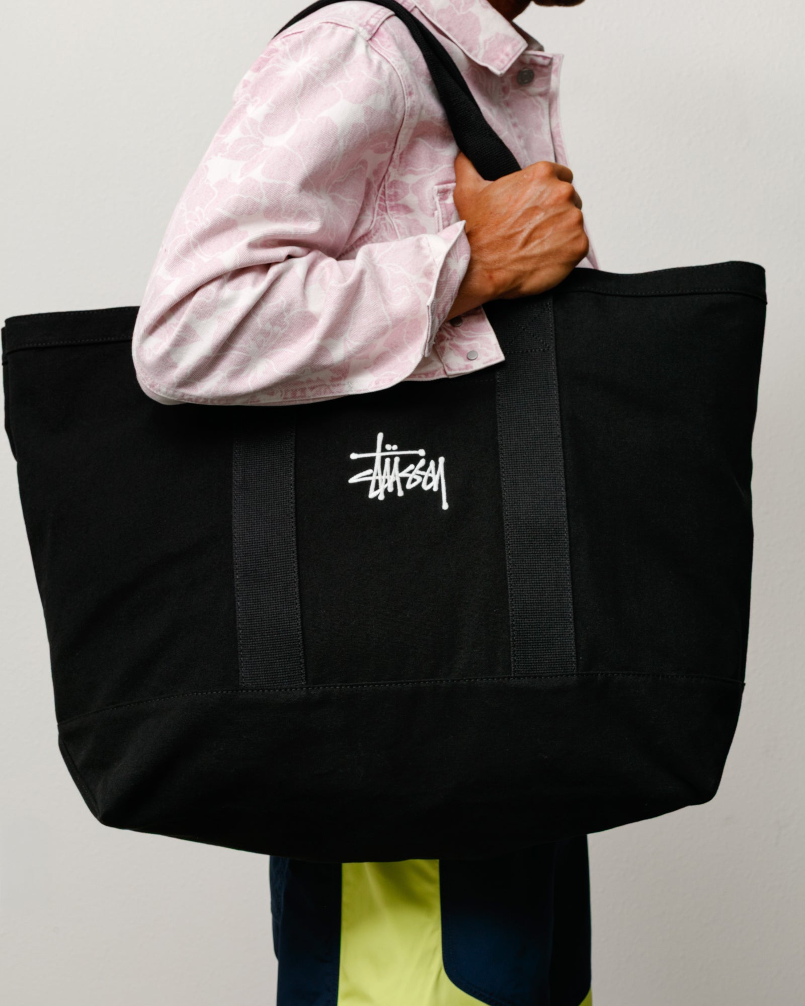 Canvas Extra Large Tote - Black | Accessories | Stüssy Canada