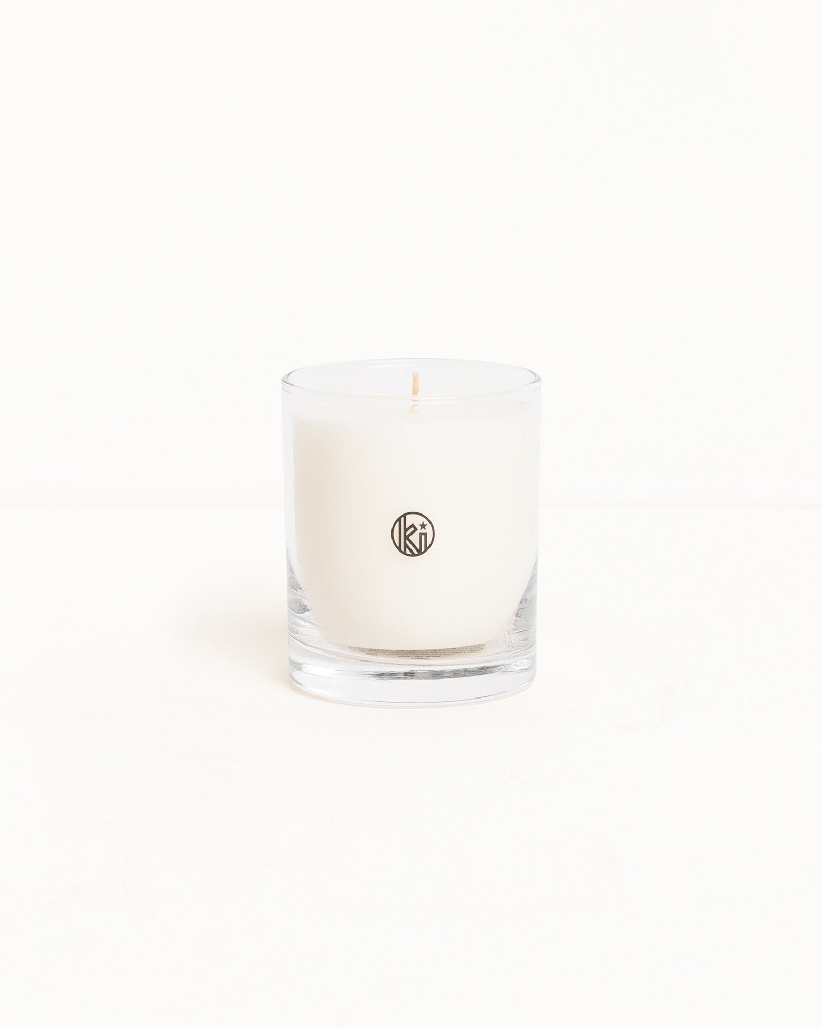 キャンドル Monochro Market Stussy 8 Ball Candle Stussy Releases Black 8 Ball Unscented Candle | Hypebae