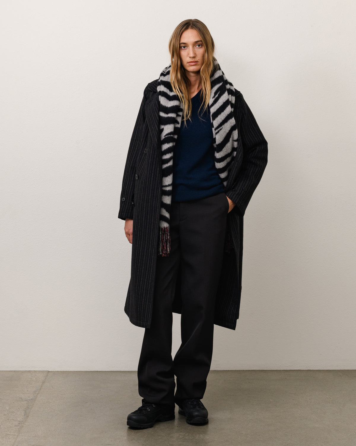 Double Sided Cashmere Scarf Unisex In Black/white