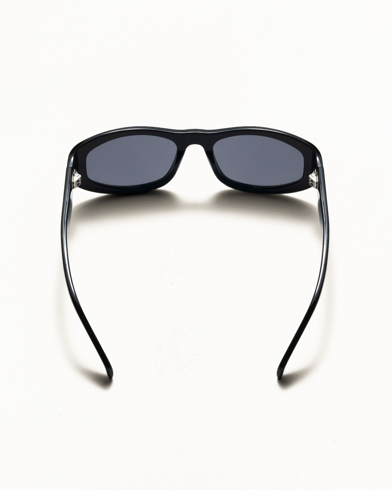Landon Sunglasses Accessories In Black/black Lens