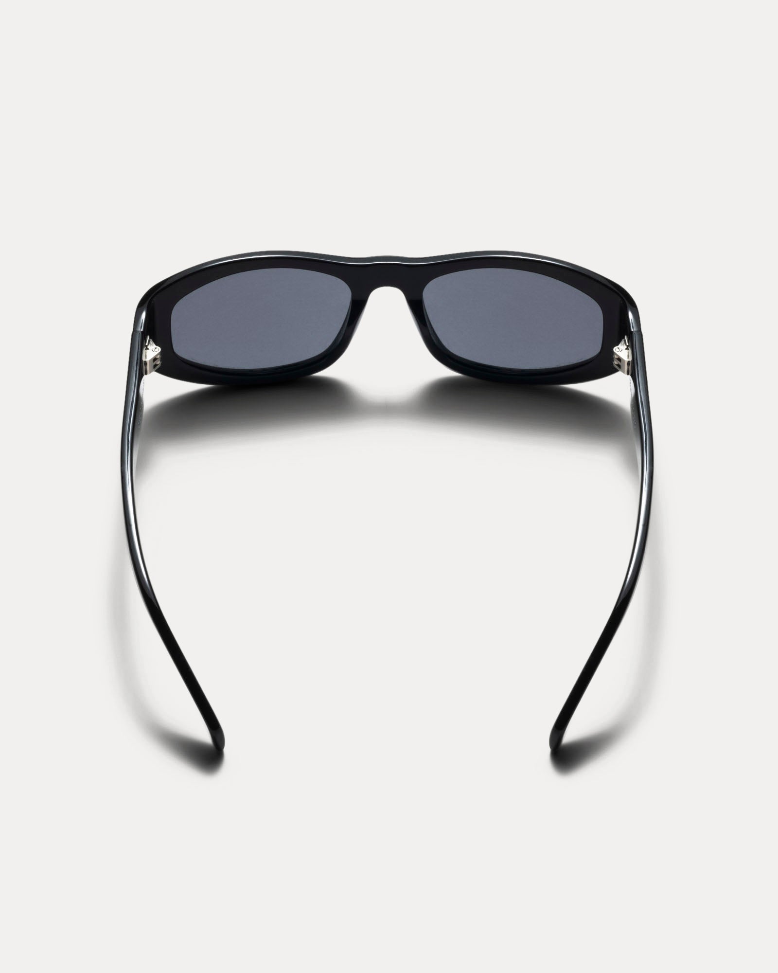 Landon Sunglasses Accessories In Black/black Lens