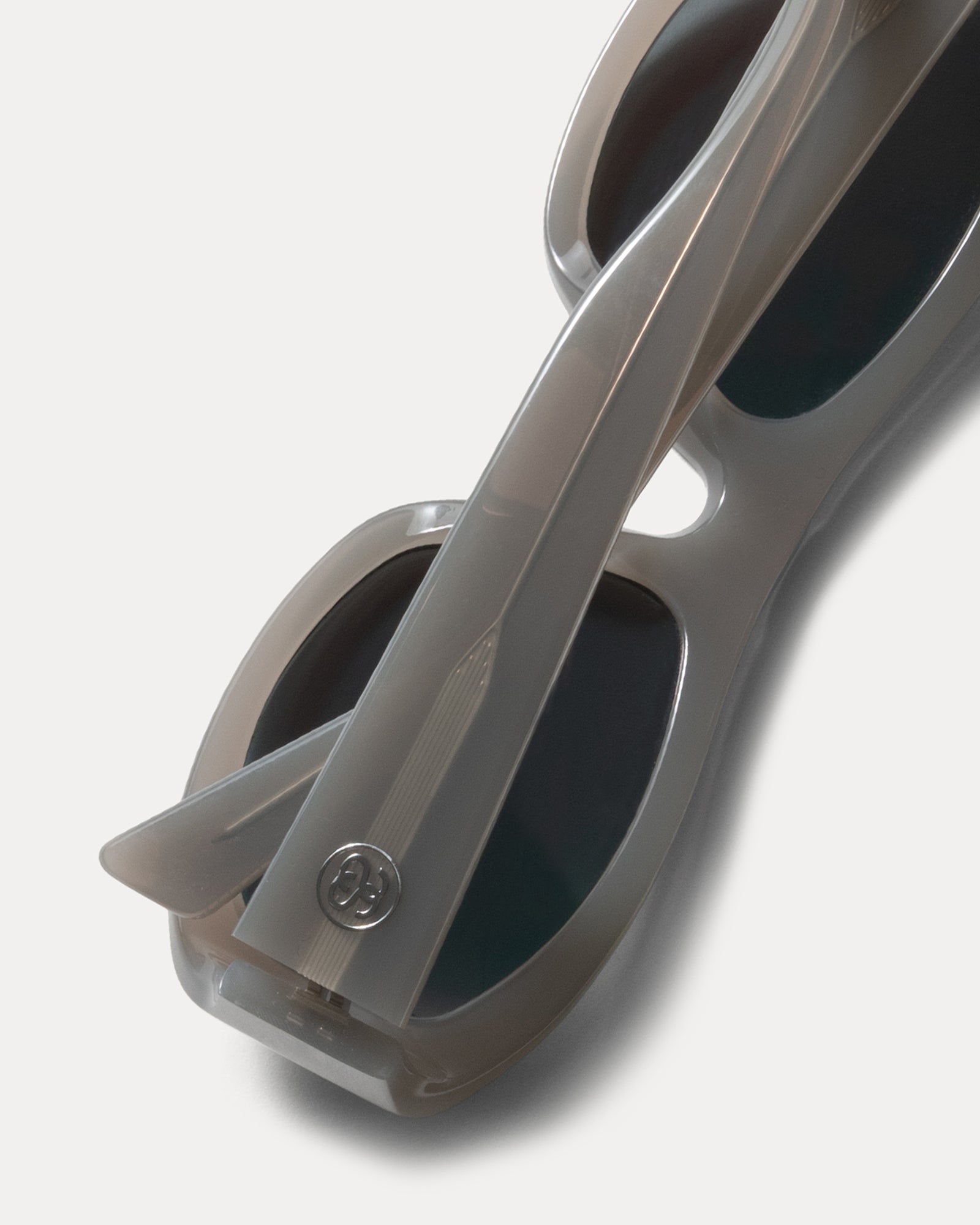Landon Sunglasses Accessories In Grey/silver Flare