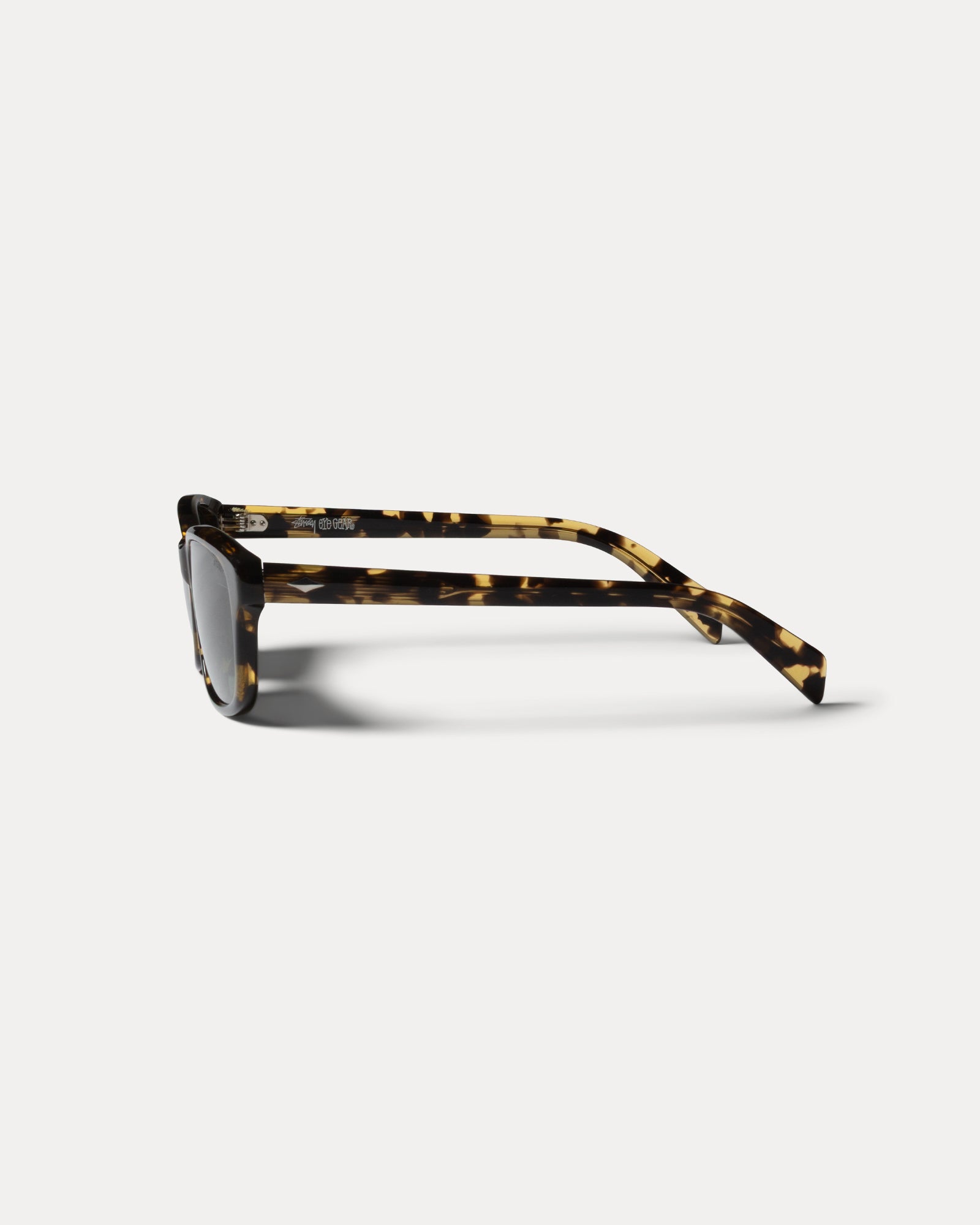Alan Sunglasses Accessories In Olive Tortoise / Green Lens